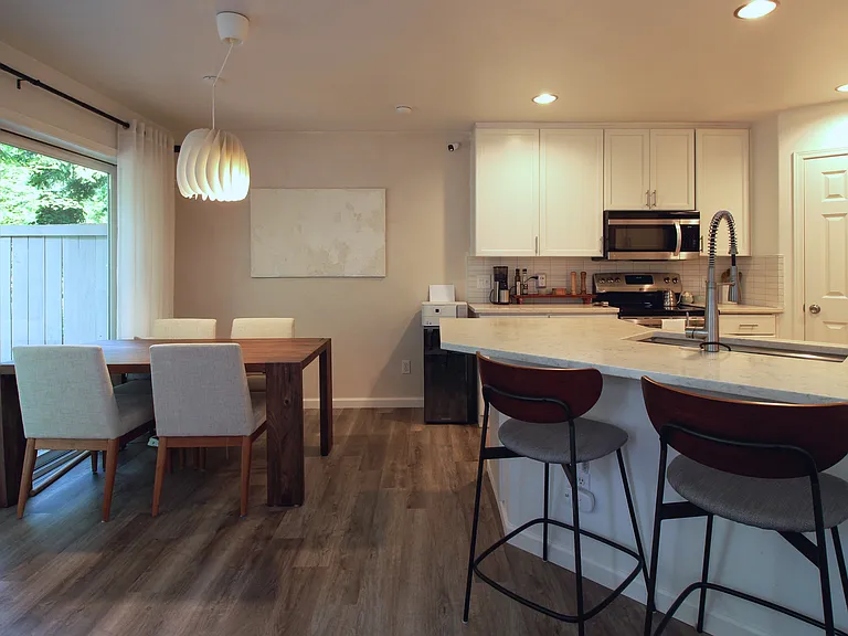 561 Elma Ave NE — Photo 15