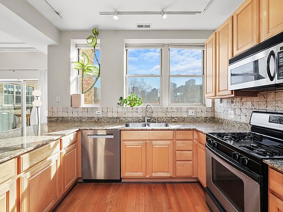5th image of 6145 N Lakewood Ave #3