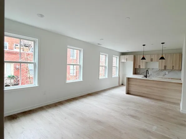 208 Vine St, Philadelphia, PA