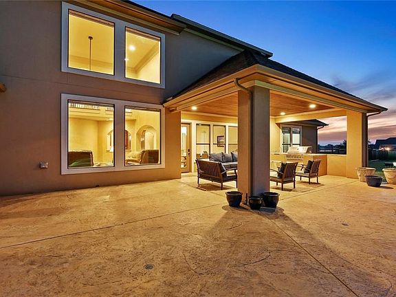 3rd image of 212 Martingale Dr
