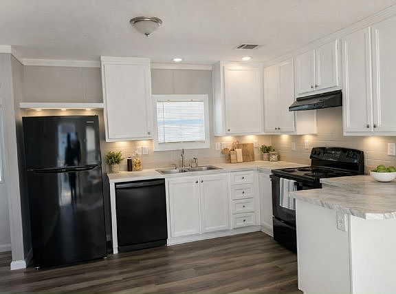2nd image of 215 Barrow St #607