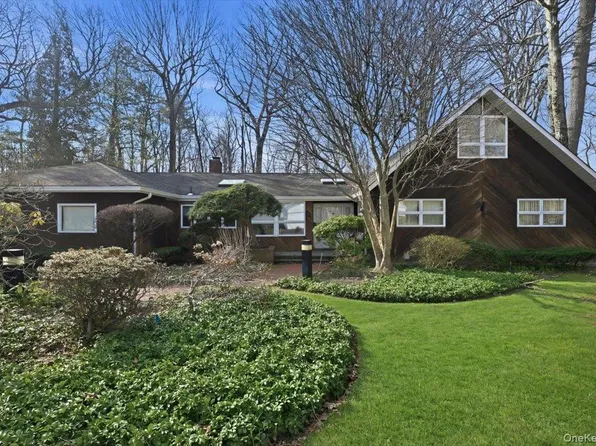 85 Hickory Drive, East Hills, NY 11576