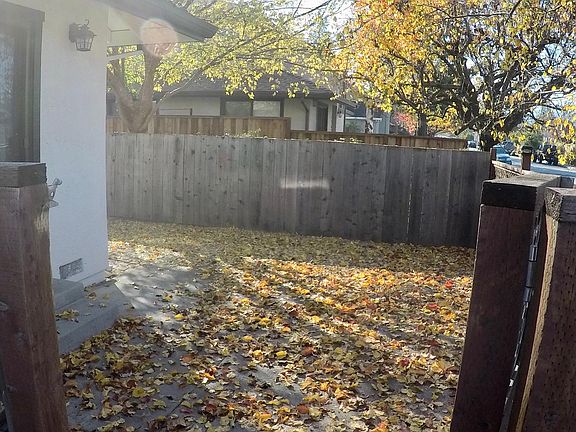 5th image of 1225 Oak Ave