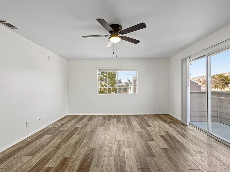 Summer House Apartments — Photo 11