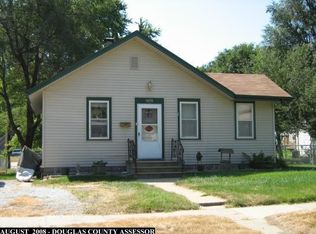 5835 Lake St, Omaha, NE 68104