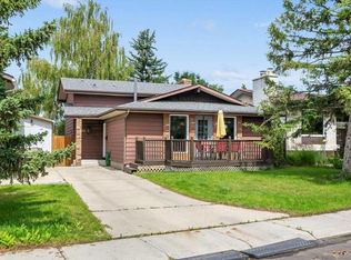 40 S Bergen Pl NW, Calgary, AB T3K1J4