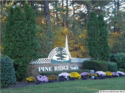 3rd image of 122 Briarwood Ct