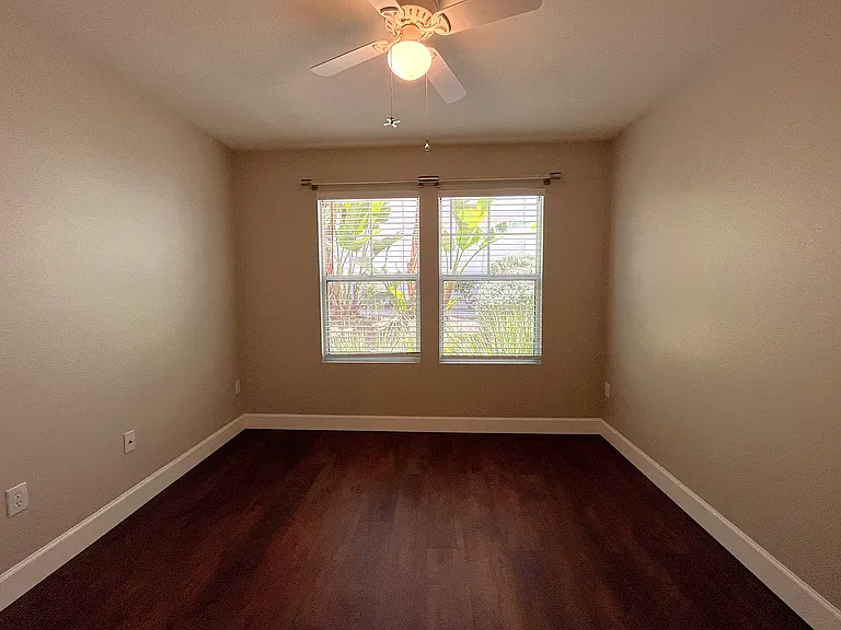 820 Harbor Cliff Way #260 — Photo 5