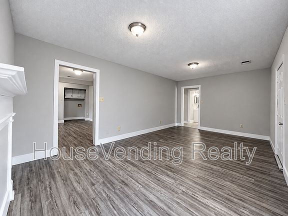 2nd image of 1776 Dalton St