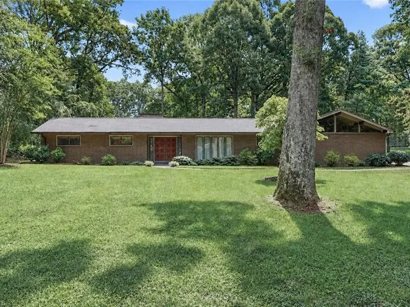 107 Augusta Dr, Statesville, NC 28625