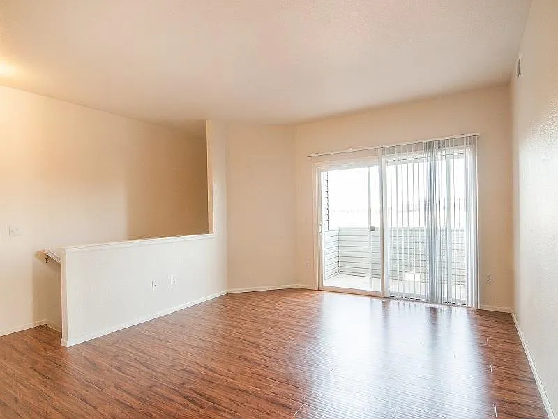 905 S Zeno Way — Photo 2