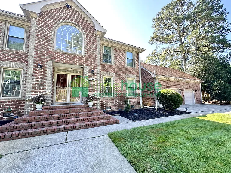 948 Forest Lakes Cir — Photo 3