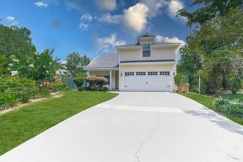 5 bed, 3.0 bath, 2554 sqft, $2,700 — Photo 4