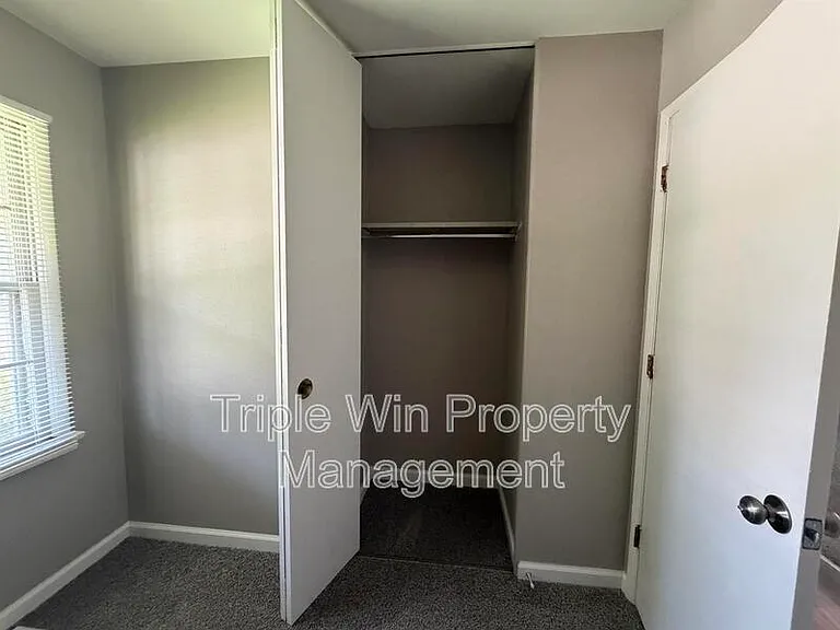7250 Howdershell Rd — Photo 9
