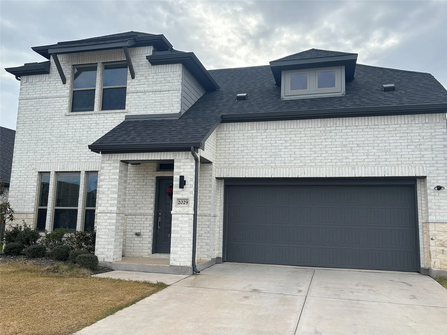 4 bed, 2426 sqft, $3,200 — Photo 1
