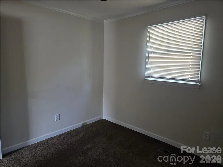 411 Town St — Photo 13
