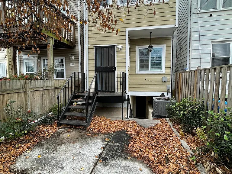 539 24th St NE — Photo 35