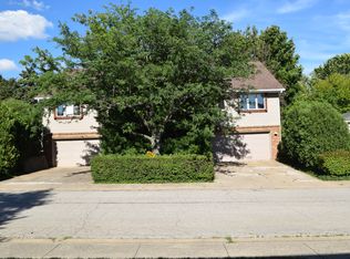 2440 Wakefield Dr, Decatur, IL 62521