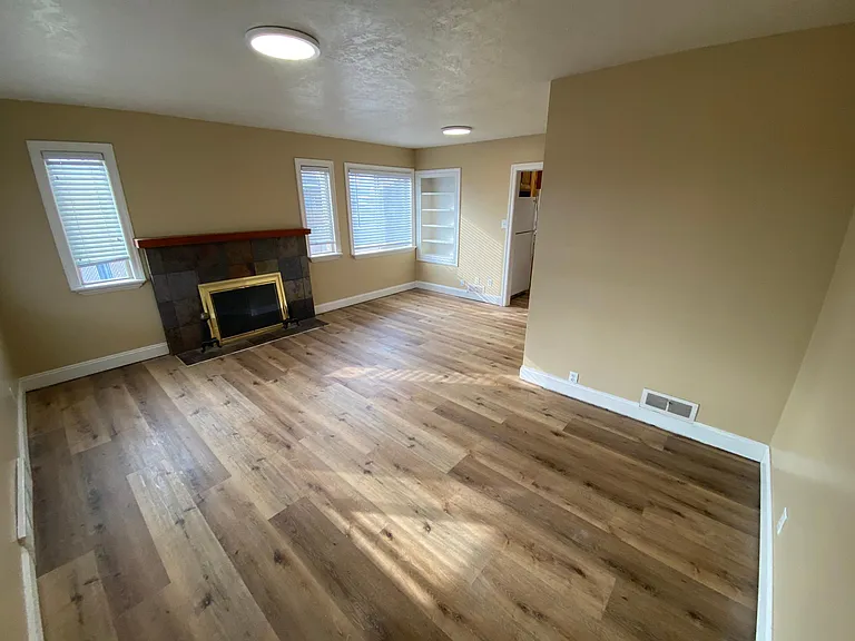 1401 N 300 W — Photo 2