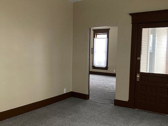 5th image of 402-404 E Gilbert St #4adba6a1d
