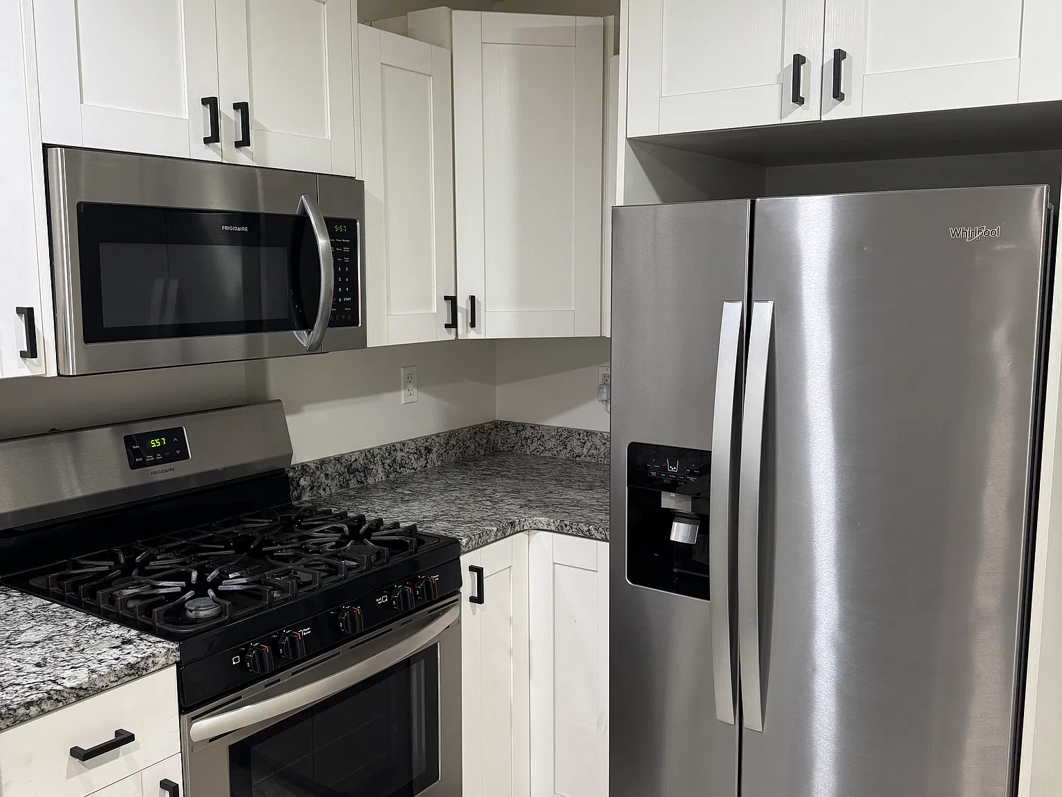 2 bed, 900 sqft, $1,500 — Photo 3