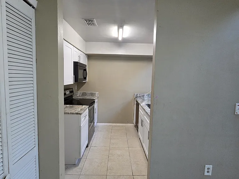 2806 Hunt Club Ln — Photo 17