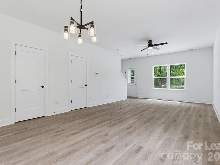 104 Maple Ave NW #B — Photo 8