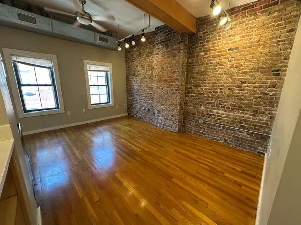 8 Pembroke St #3, Chelsea, MA 02150