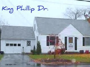 15 King Phillip Dr, North Kingstown, RI 02852