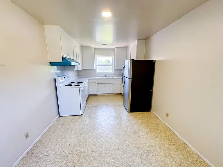 468 Acacia Ave — Photo 11