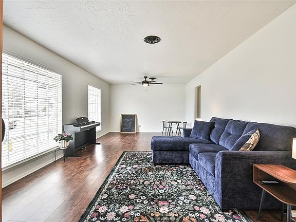 5th image of 2307 W Club Rd