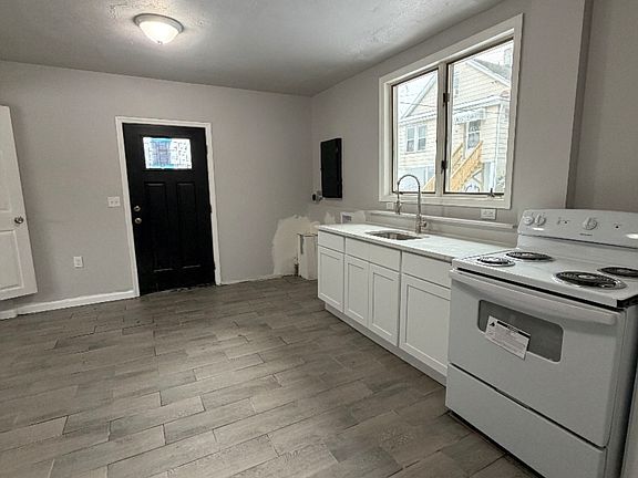 2nd image of 806 Theodore St