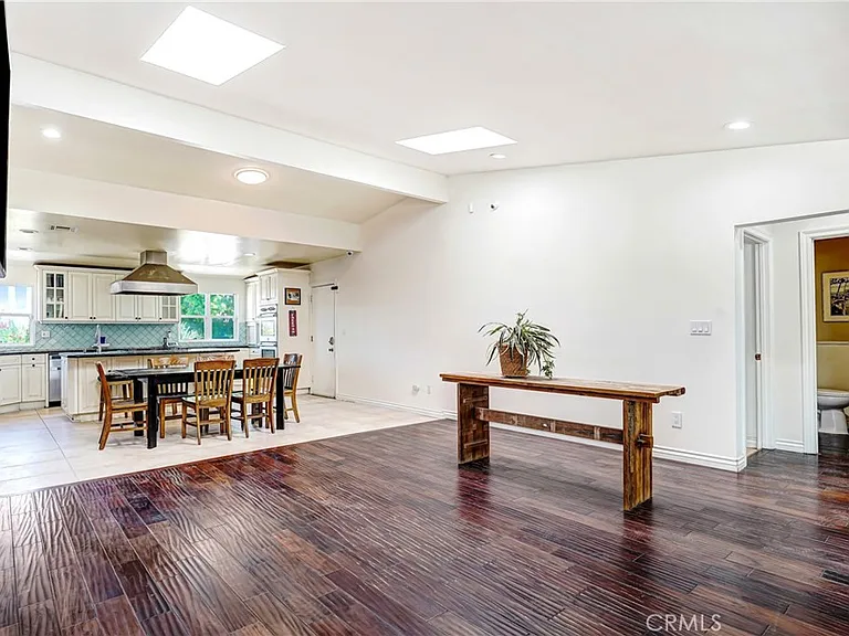 22450 Collins St — Photo 24