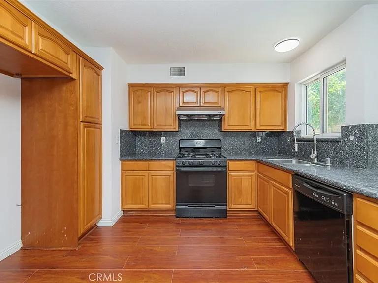 3424 S Rachel Ave — Photo 8