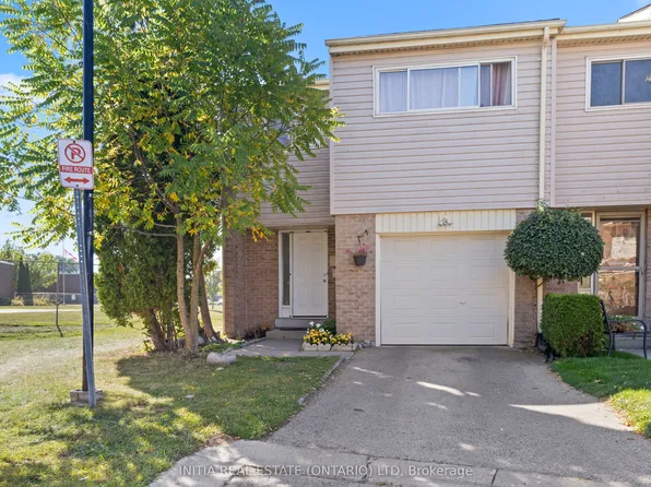 700 Osgoode Dr #16, London, ON N6E 2H1