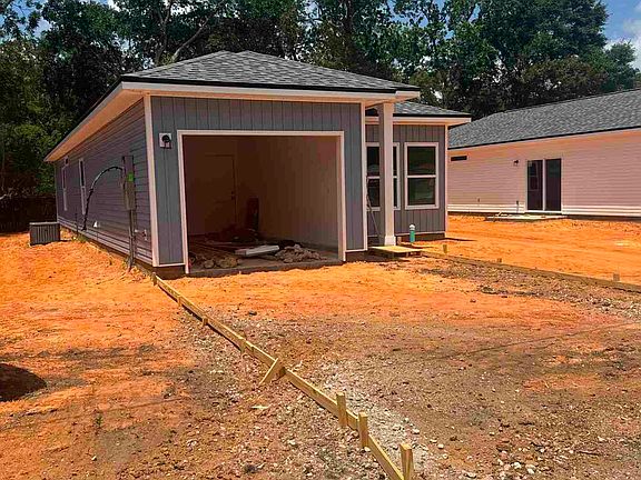 3rd image of 8607 Rose Ave