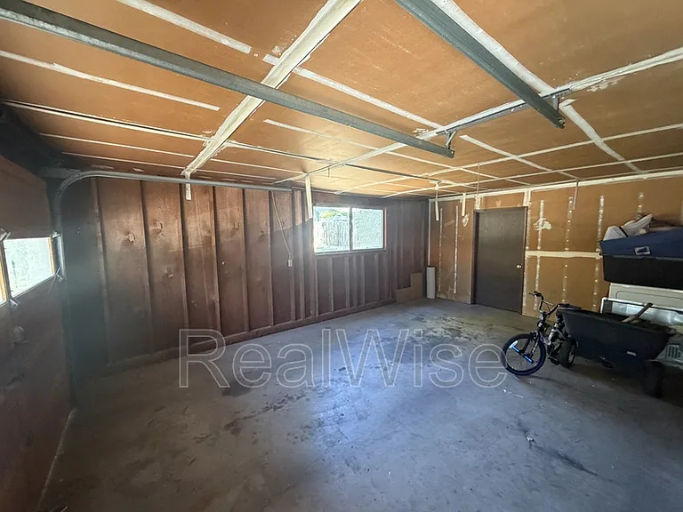 1229 NW Highland Ave #B — Photo 24
