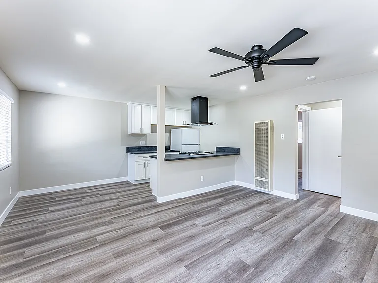 2777 Nimitz Blvd — Photo 17