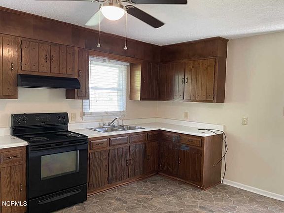 5th image of 542 Circle Dr