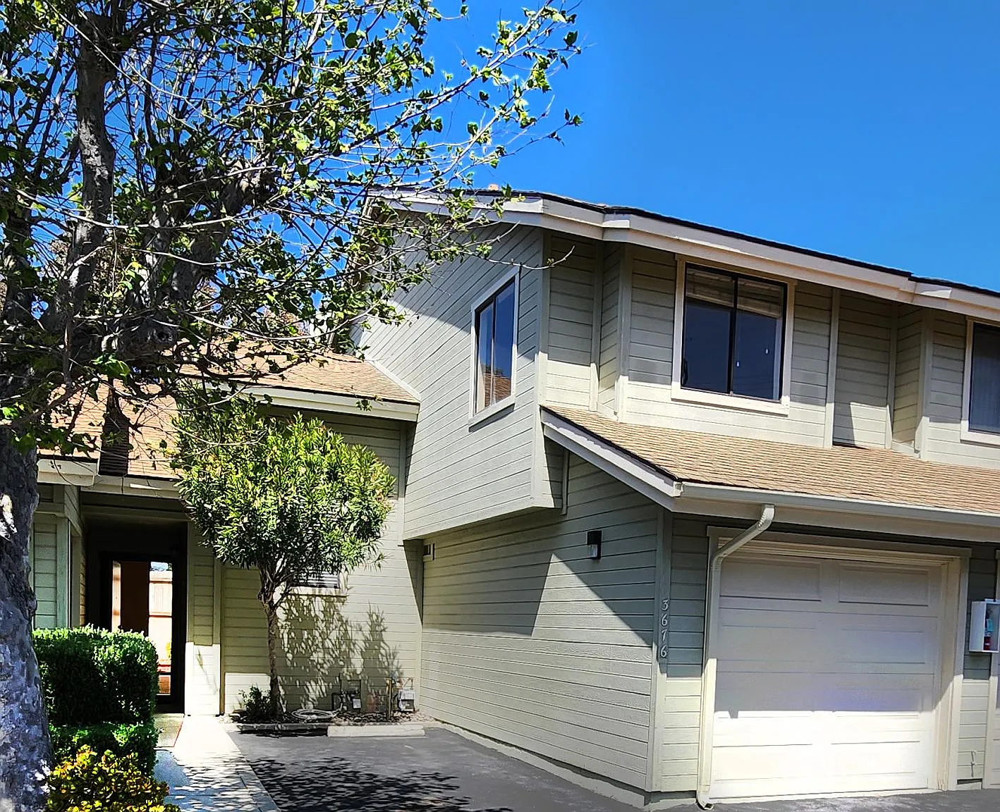 2 bed, 2.5 bath, 1140 sqft, $2,985 — Photo 2