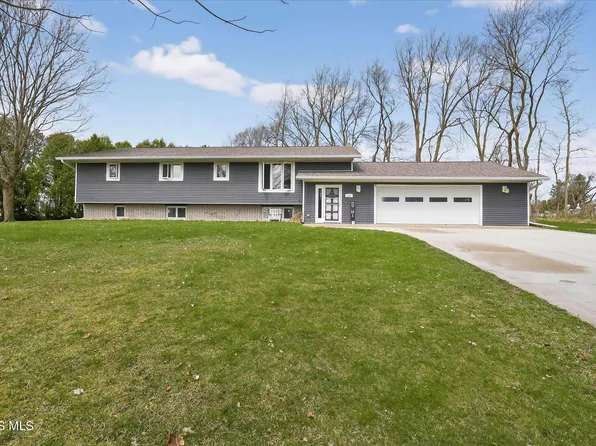 310 Irene Ct, Fayette, OH 43521