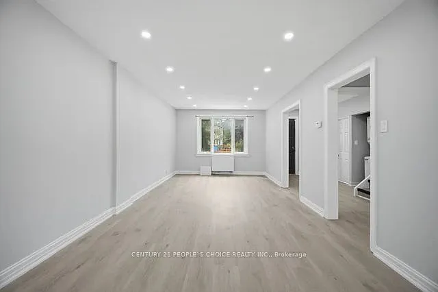 249 Burnhamthorpe Rd #-MAIN — Photo 15