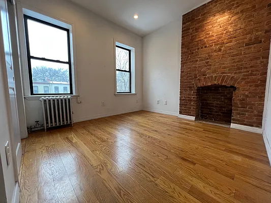 Rented by Capri Jet Realty Corp | media 7