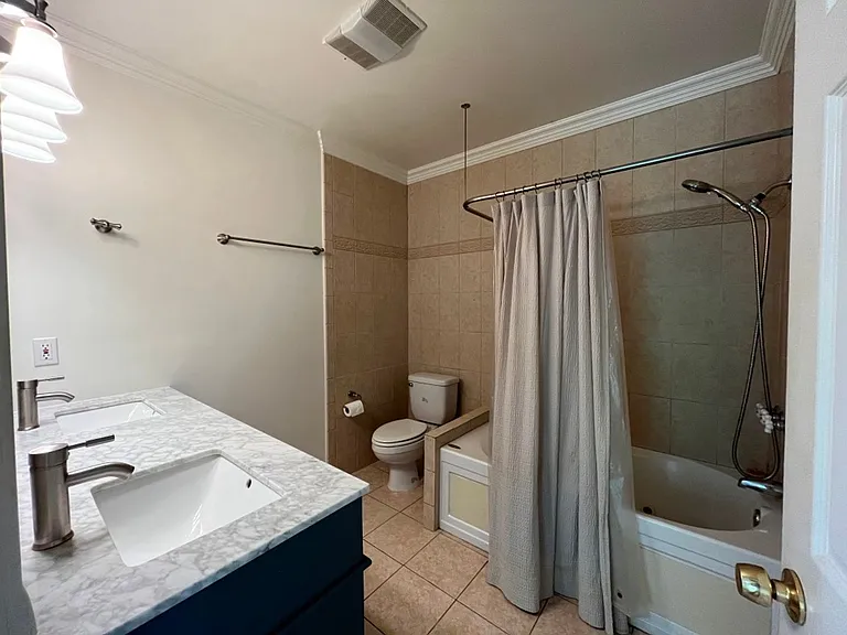 4316 Greenbush Ave — Photo 17