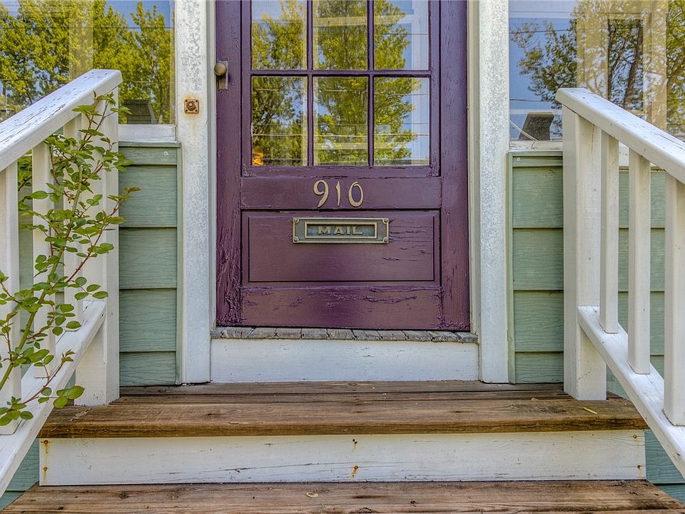 910 Oswego St, Liverpool, NY 13088 Zillow