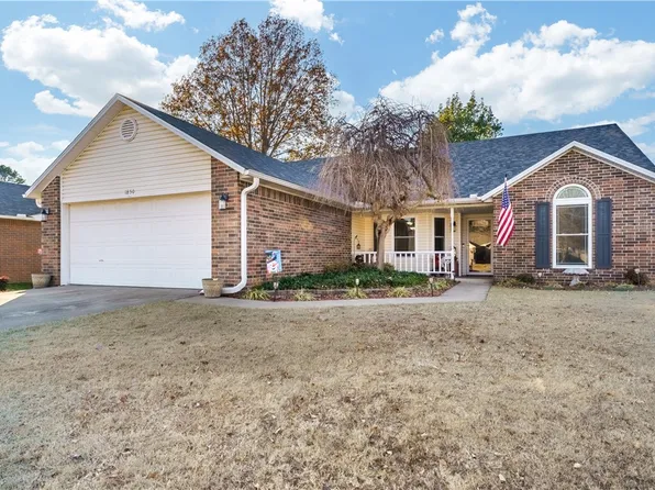 1850 Sarah Ln, Springdale, AR 72762