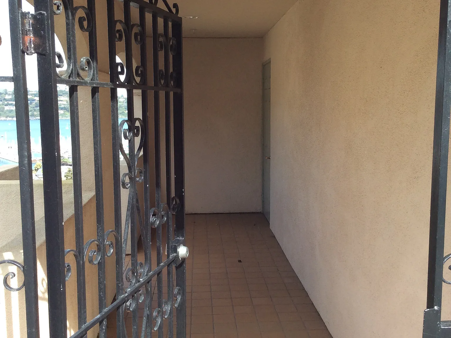 3 bed, 3000 sqft, $8,995 — Photo 4