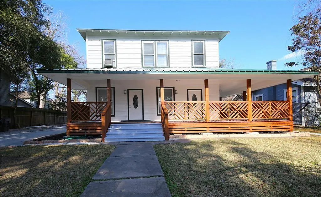 2 bed, 1.0 bath, 1095 sqft, $1,550 — Photo 2