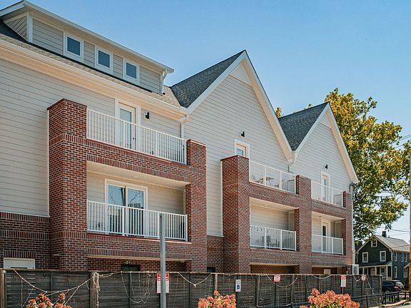 4th image of 2183-2185 Cornell Rd #3B