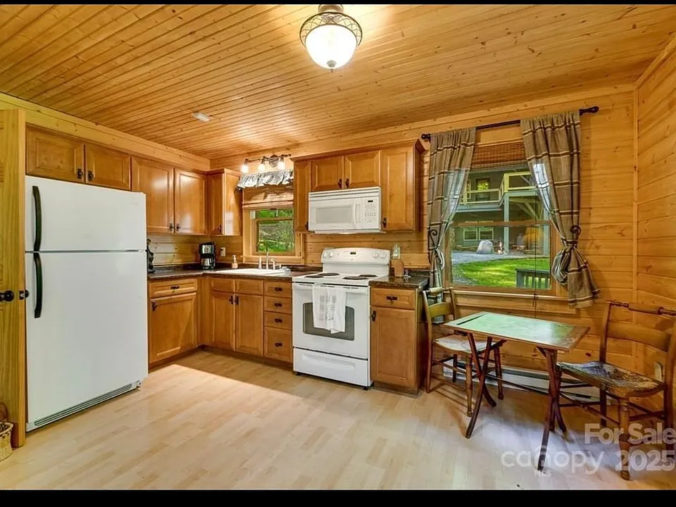 87 Old Cabin Cv #B